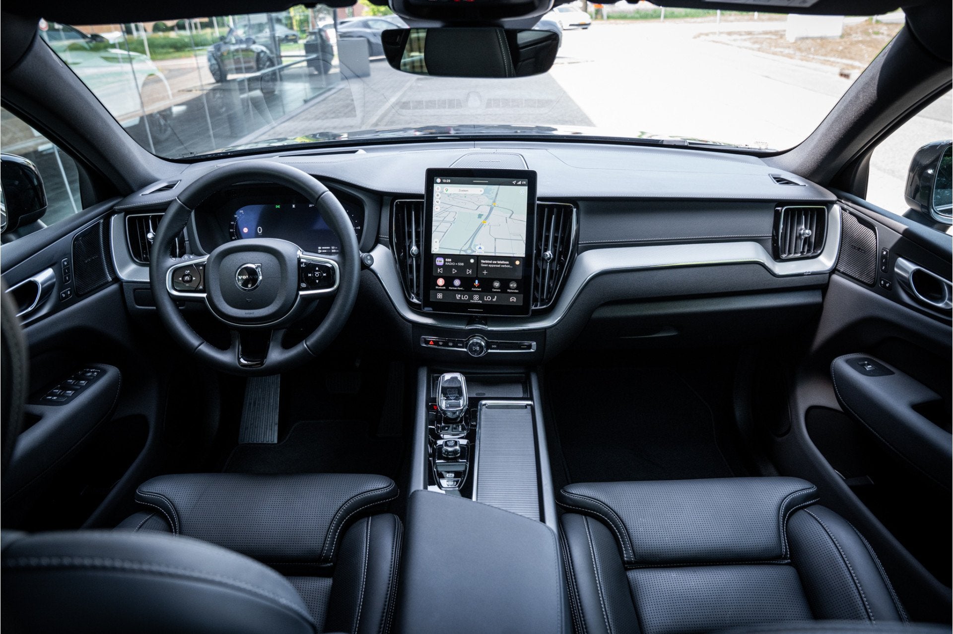 Volvo XC60 T6 Recharge AWD Ultra Black Edition * Facelift *, Automaat, Gebruikt, Zwart, Zwart