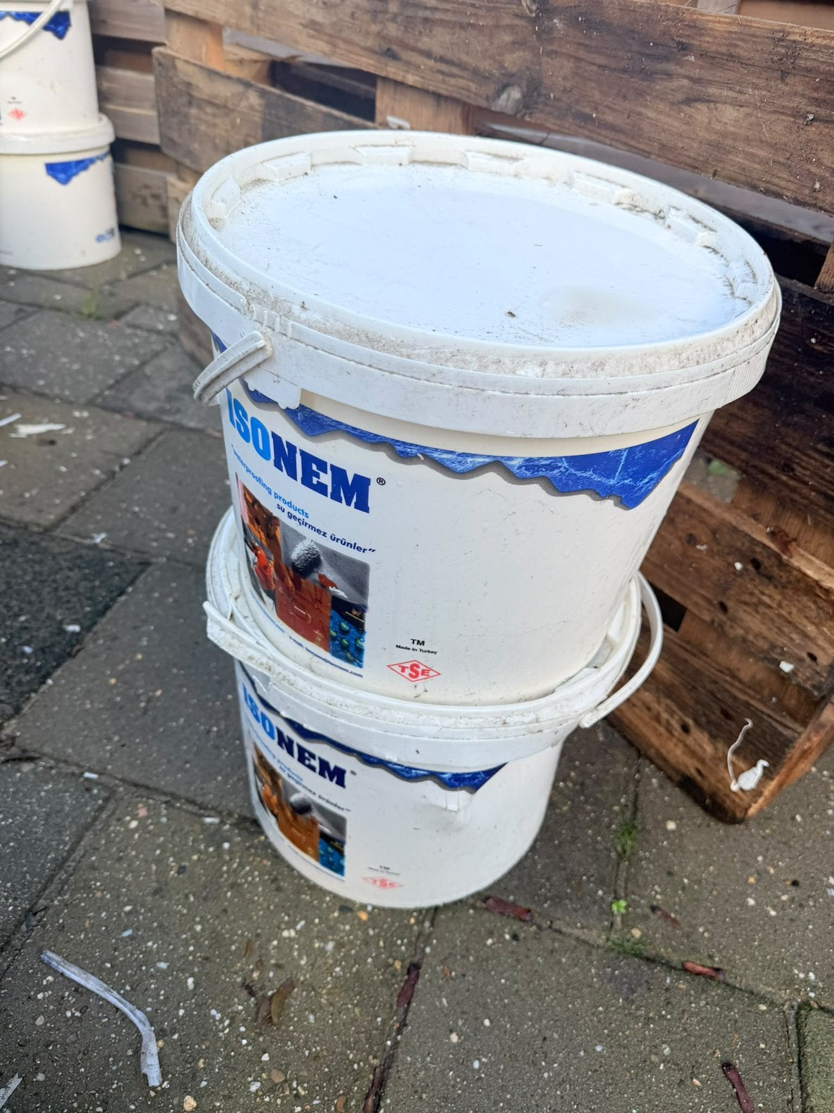 Gratis verf voor muren en daken en schuren, Ophalen, Zo goed als nieuw, Wit