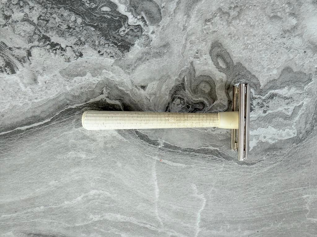 Oud Rotbart scheermes krabber, Antiek en Kunst, Antiek | Overige Antiek, Ophalen of Verzenden