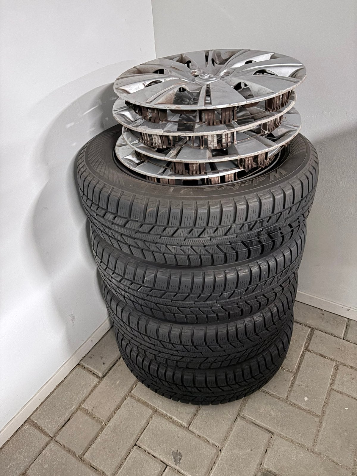 Complete set 4x Yokohama winterbanden 175/65R15 84T, Ophalen, Gebruikt, 15 inch, 175 mm
