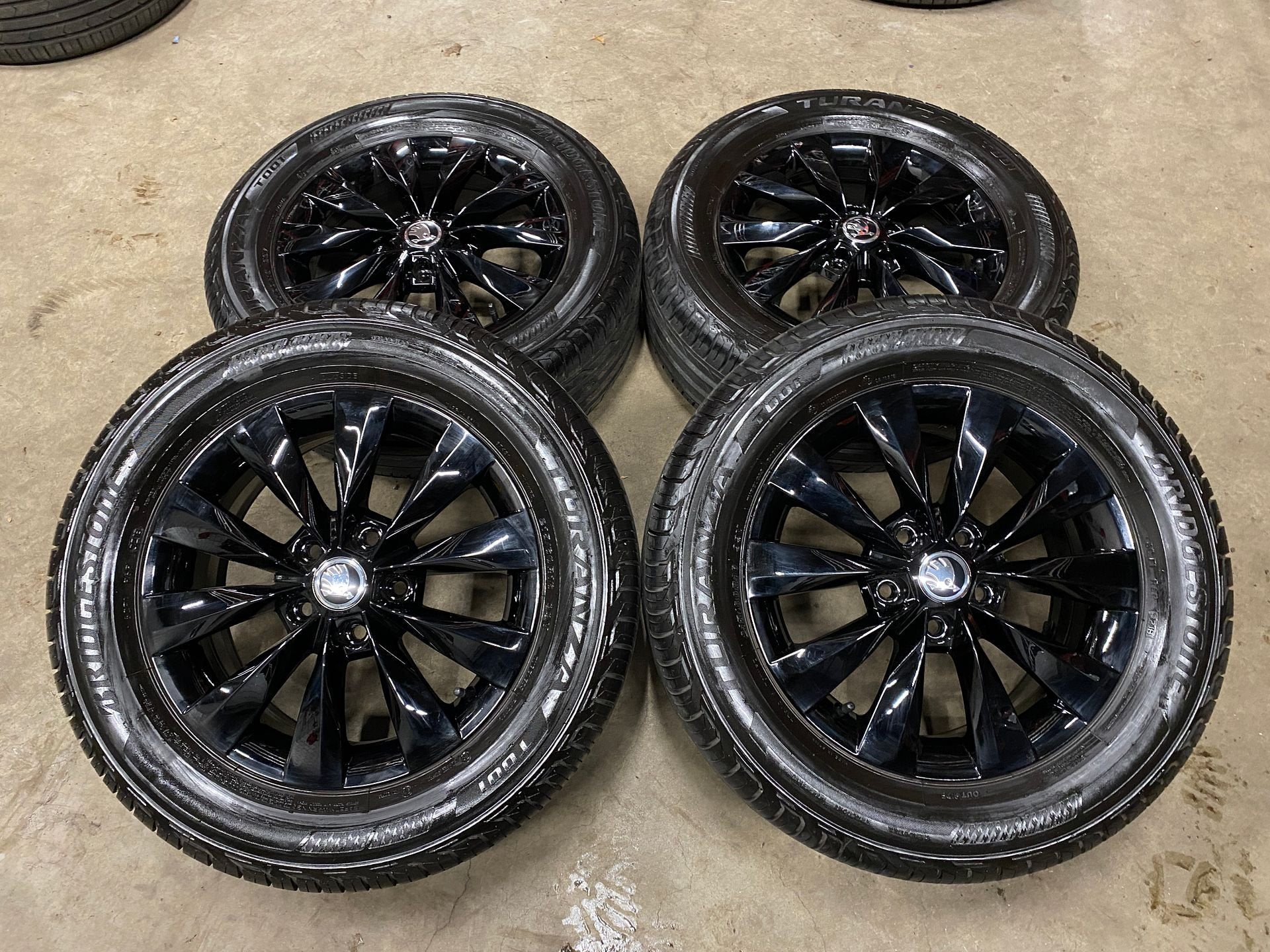 16 inch originele velgen + zomerbanden Skoda Karoq