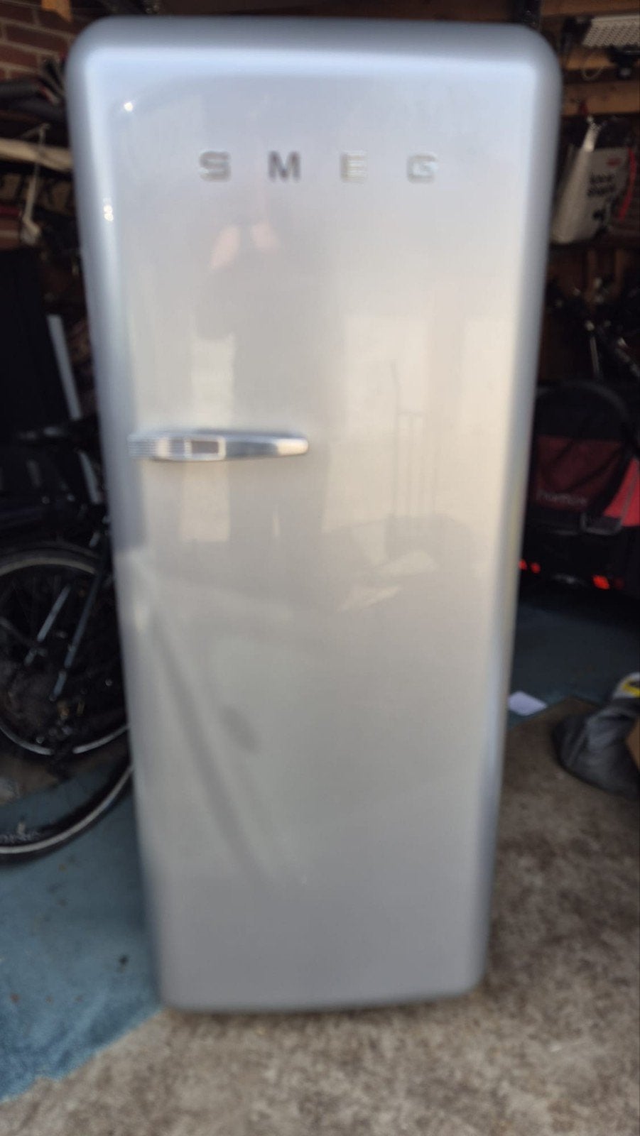 smeg koelkast zilvergrijs, 200 liter of meer, 60 cm of meer, Zo goed als nieuw, Met vriesvak