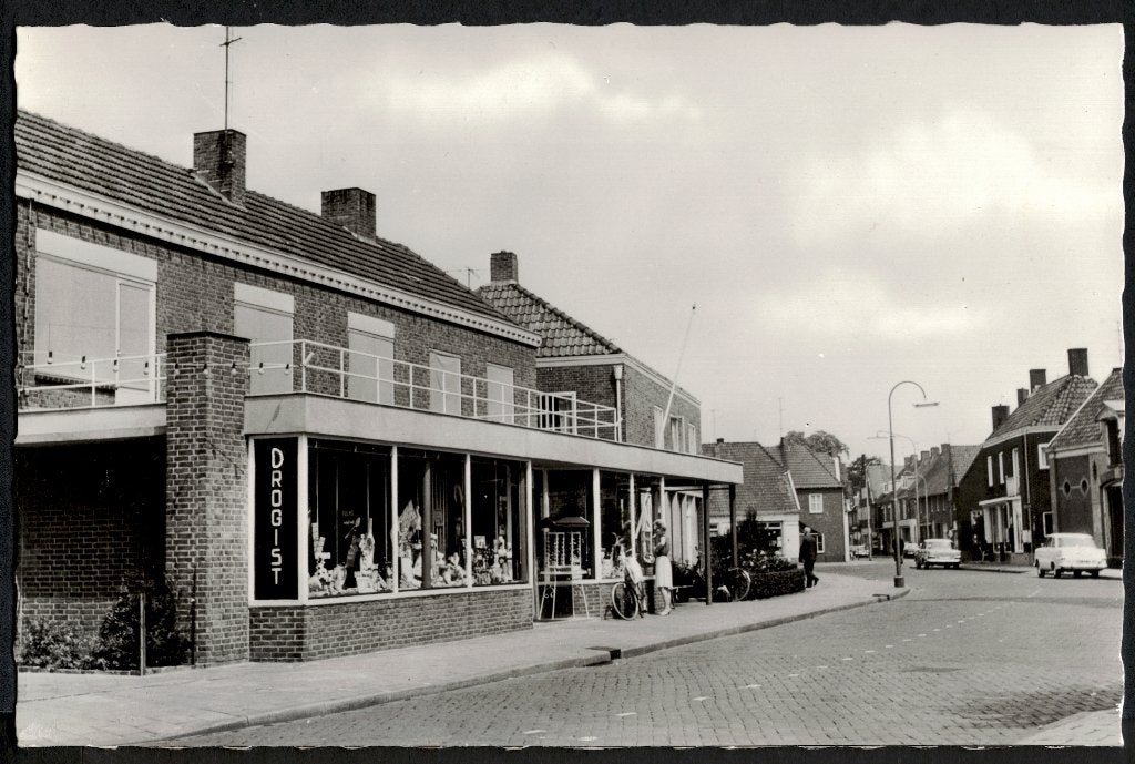 Onbekende plaats, Winkel - Drogist. 1965., Ophalen of Verzenden, 1960 tot 1980, Ongelopen, Noord-Brabant