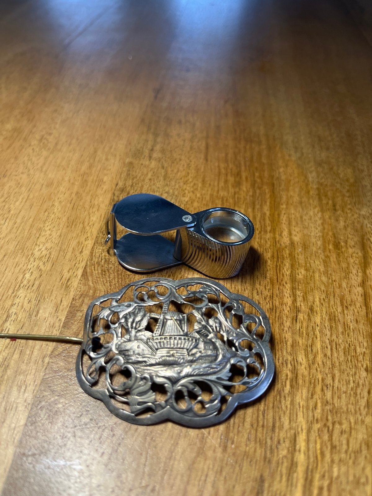 Zilver broche met molenmotief, Ophalen of Verzenden, Gebruikt, Vergrootglas of Loep