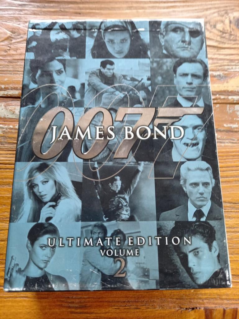 James Bond Ultimate Edition volume 2, Cd's en Dvd's, Dvd's | Tv en Series, Vanaf 12 jaar, Ophalen of Verzenden, Zo goed als nieuw