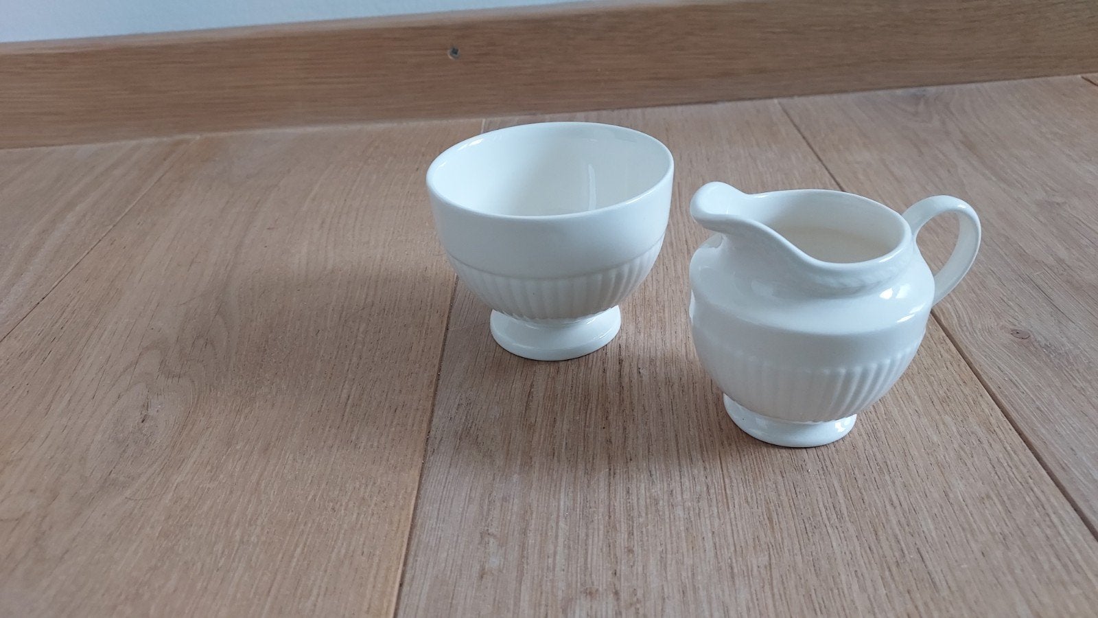 Wedgwood Etruria & Barlaston suikerpot en melkkan, Ophalen of Verzenden