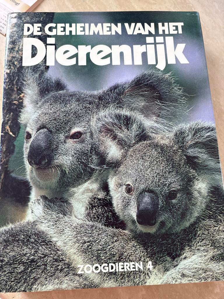 9 boeken 'De geheimen van het dierenrijk' - Zoogdieren, Dino, Boeken, Ophalen of Verzenden, Gelezen, Natuur algemeen
