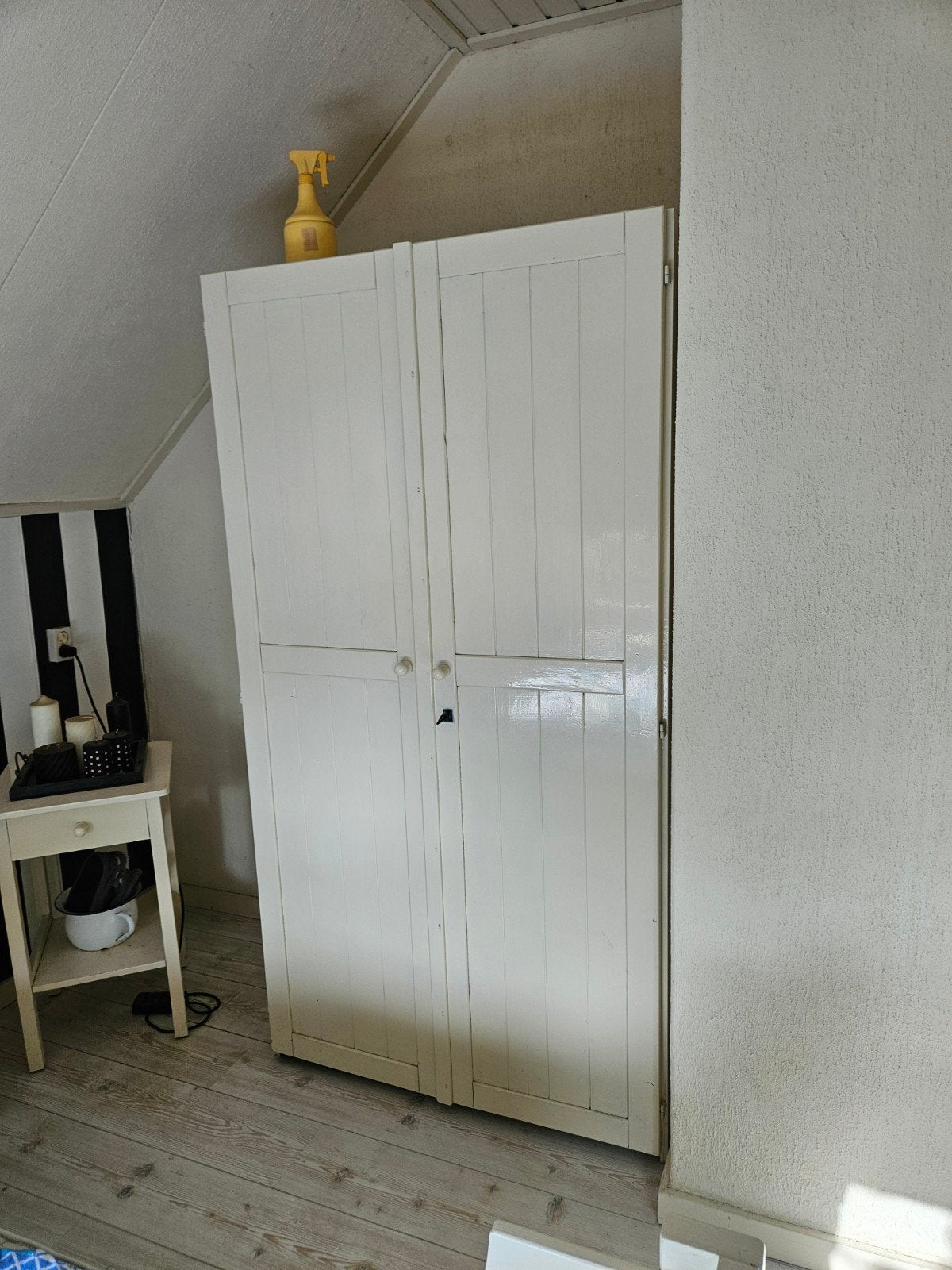 Witte kledingkast 100x57x189 cm met planken en hangruimte, Ophalen, Met deur(en), Gebruikt, 50 tot 100 cm