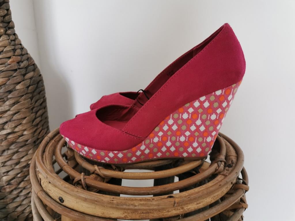 H&M schoenen met sleehak mt. 39, Verzenden, Zo goed als nieuw, Roze, Pumps