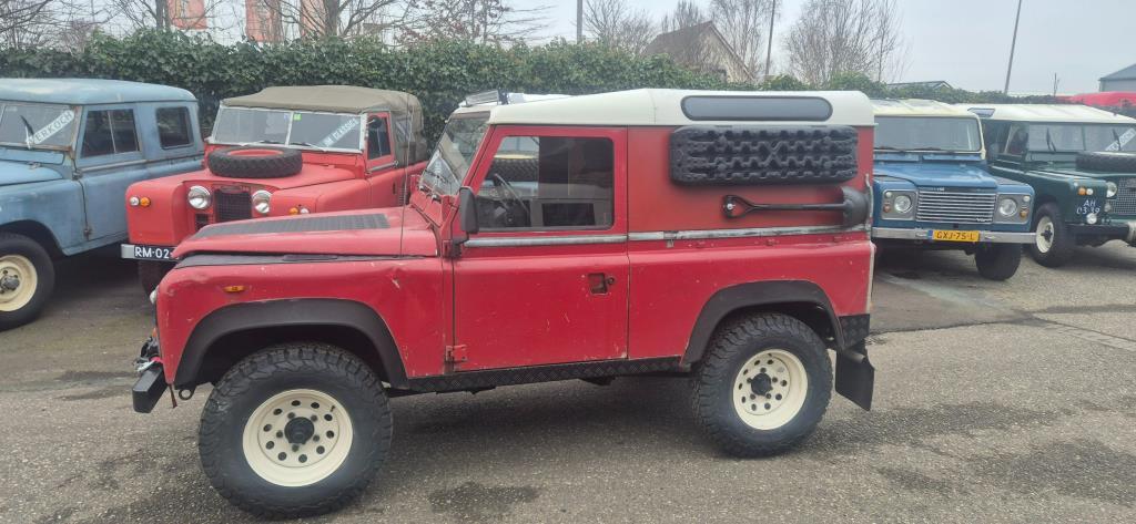 Land Rover 90 2.5 Benzine DEFENDER, Auto's, 2500 cc, 4 cilinders, Handgeschakeld, Vierwielaandrijving