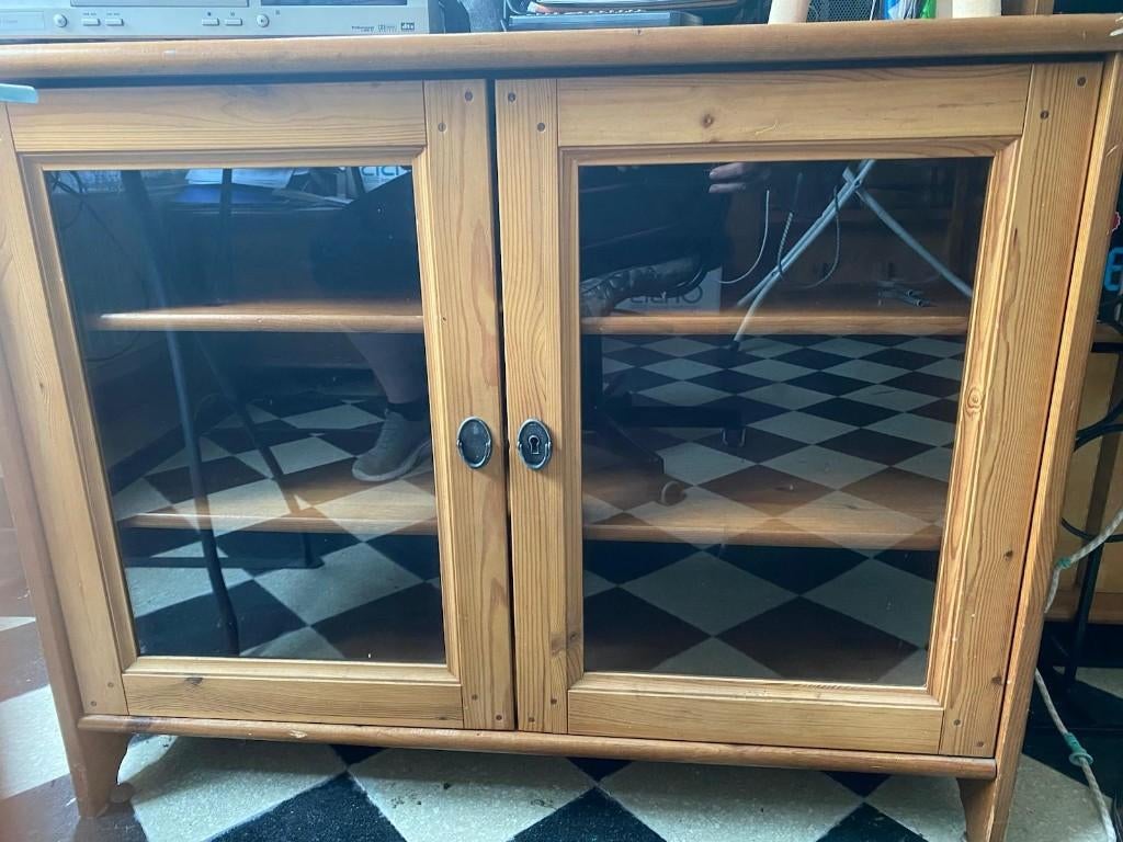TV-kastje Ikea met glazen deuren, Ophalen, Gebruikt, 100 tot 150 cm, Glas