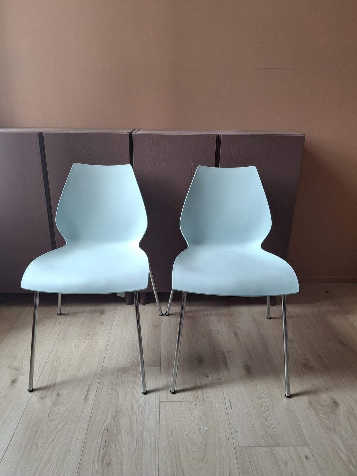 Set van 2 Kartell Maui Stoelen, Ophalen, Zo goed als nieuw, Vijf, Zes of meer stoelen