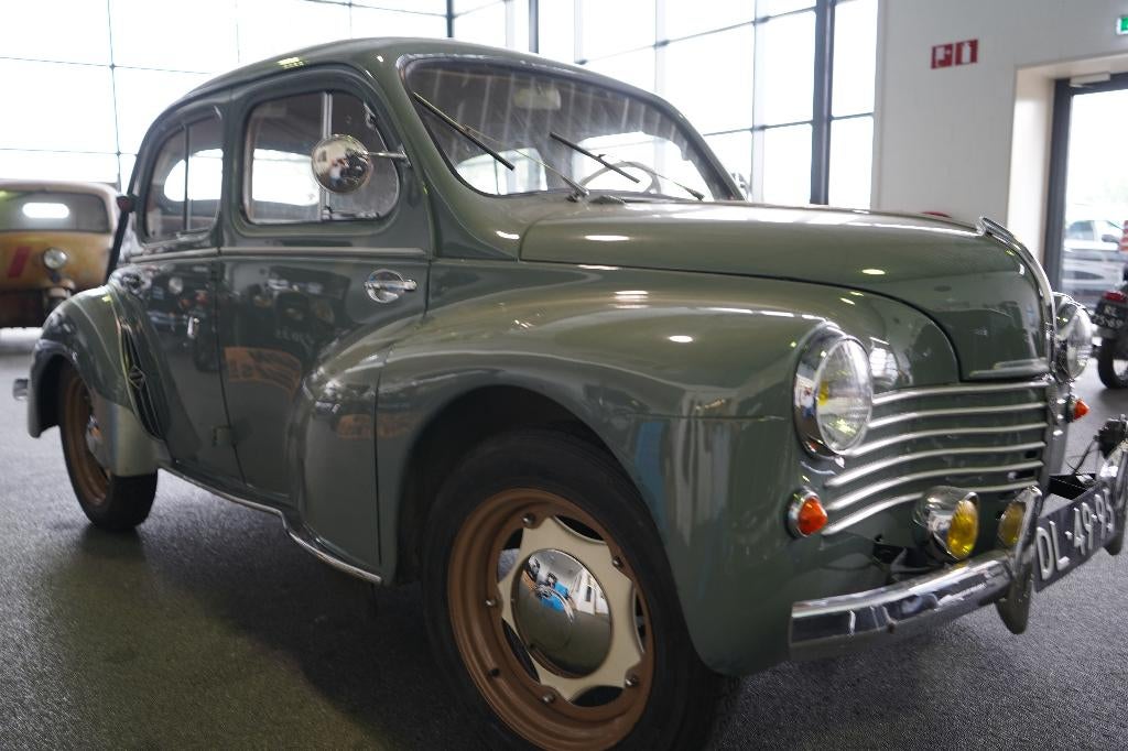 Renault 4 CV bouwjaar 1953, Auto's, 4 cilinders, 4 stoelen, Geïmporteerd, 620 kg