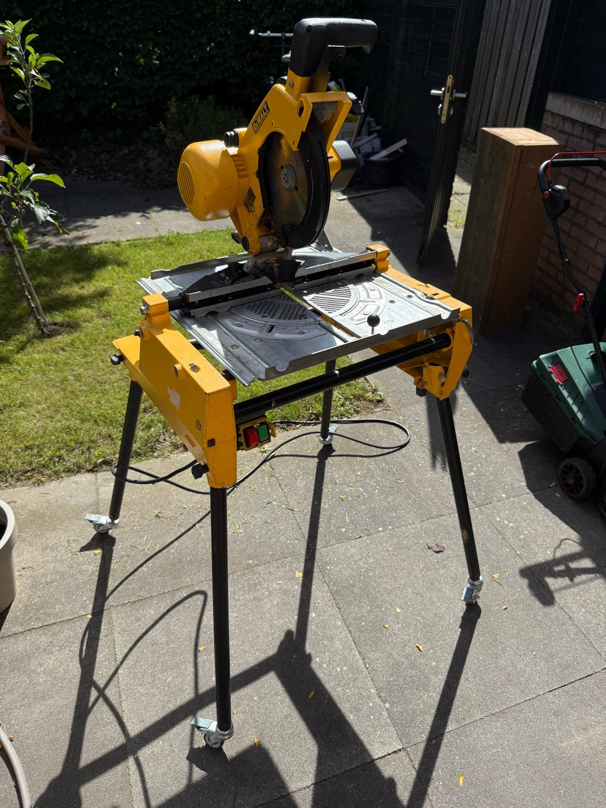 Dewalt DW743 Type 2 Flip-Over Zaagtafel - 2000W, Doe-het-zelf en Verbouw, Gereedschap | Zaagmachines, Gebruikt, 70 mm of meer