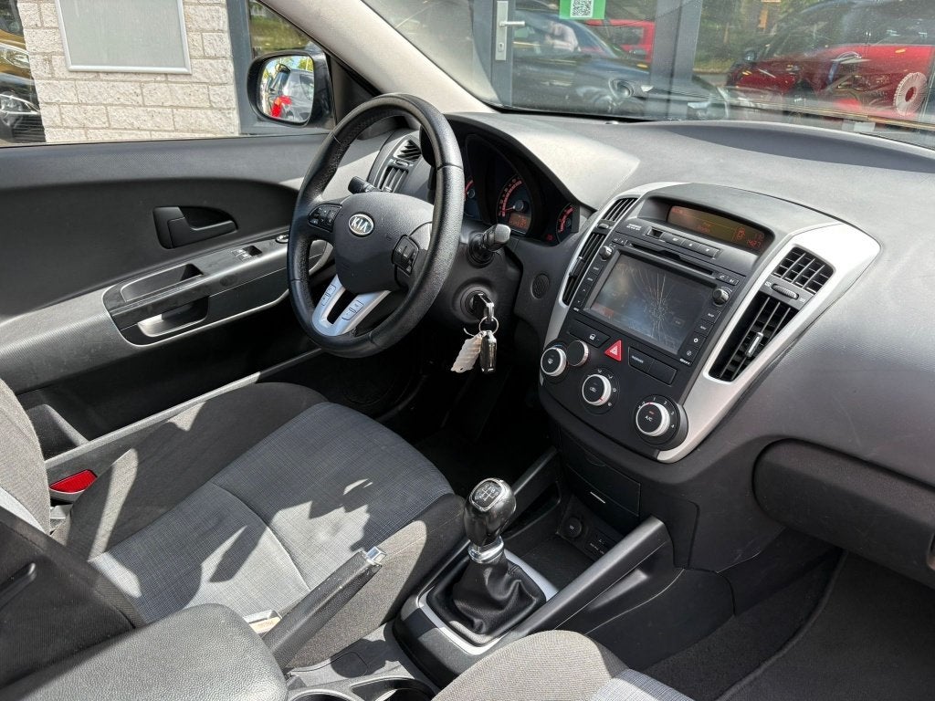 Kia cee'd Sporty Wagon 1.4 CVVT Nieuwe Apk Camera NAP, Auto's, Kia, Voorwielaandrijving, Euro 5, Gebruikt, 4 cilinders