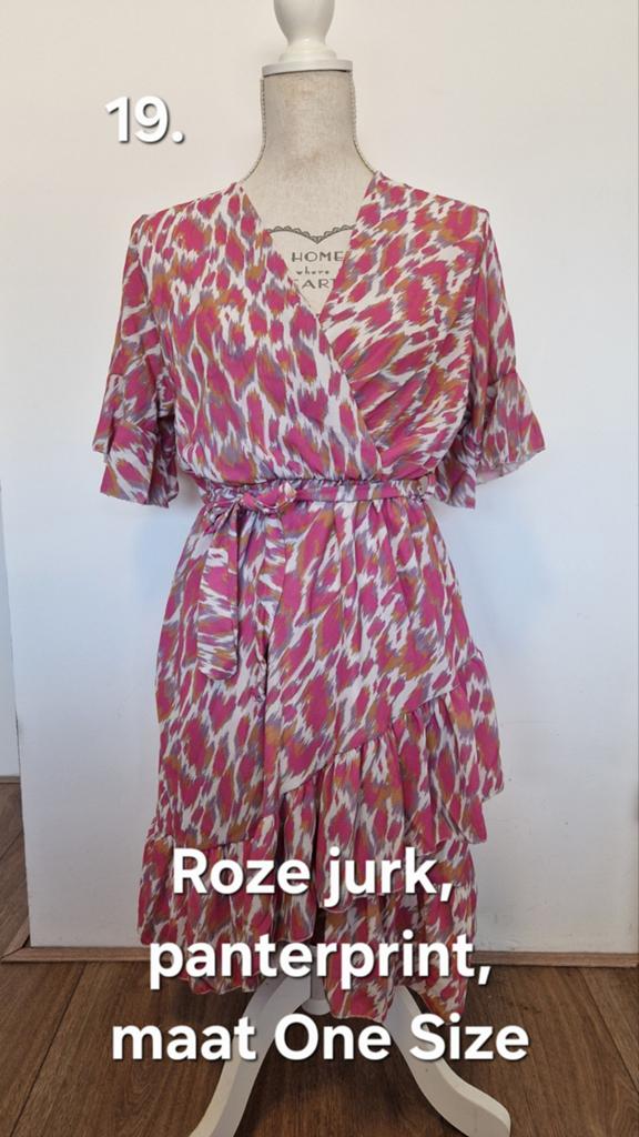 Panterjurk, roze, maat one size, Kleding | Dames, Ophalen of Verzenden, Zo goed als nieuw, Roze