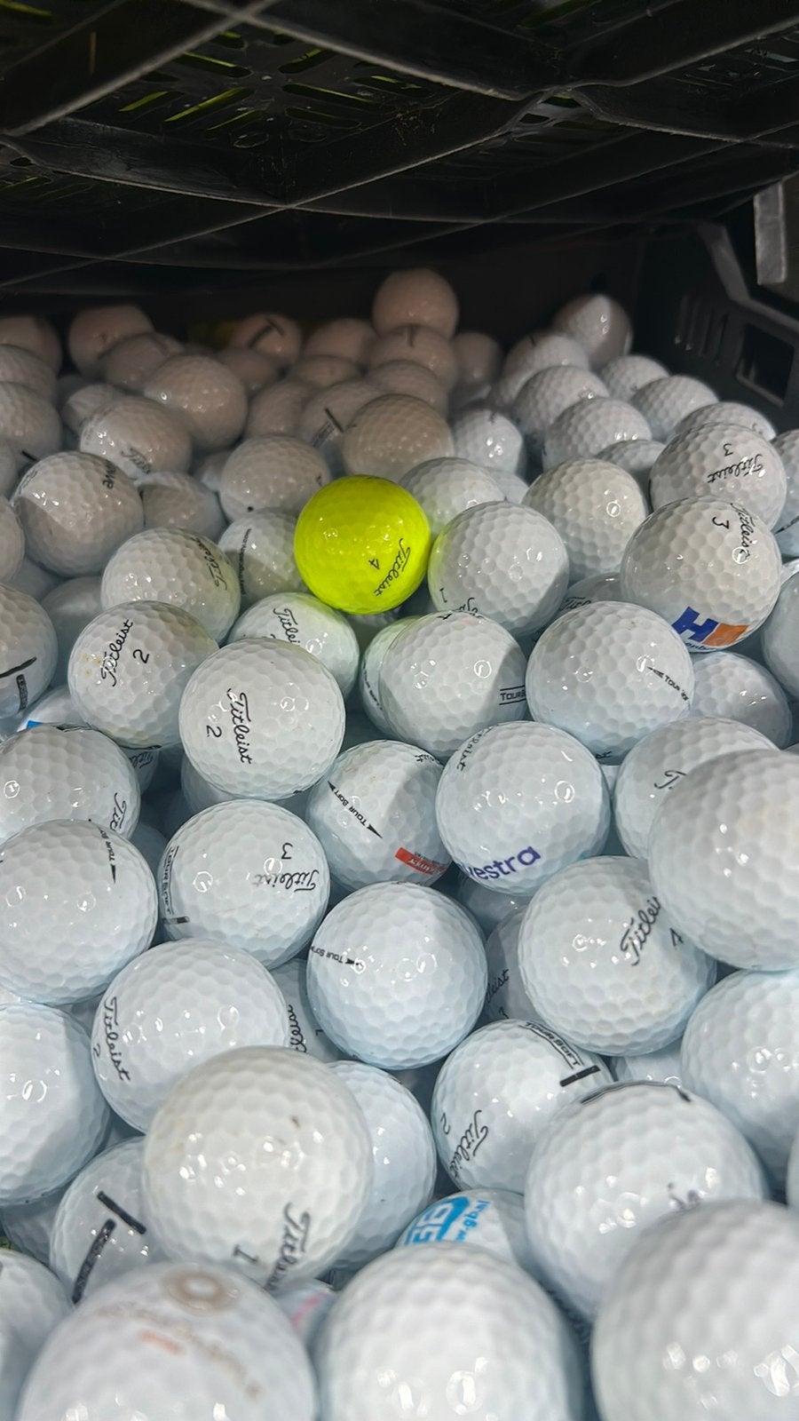 50 Stuks Titleist Tour Soft Golfballen AAAA, Ophalen of Verzenden, Zo goed als nieuw, Bal(len)