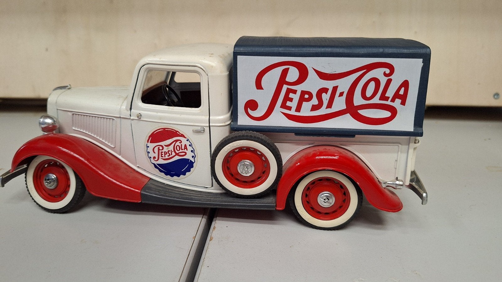 Ford V8 Pepsi Cola Pick-up 1:18 Modelauto, Ophalen of Verzenden, Gebruikt, Auto, Overige merken