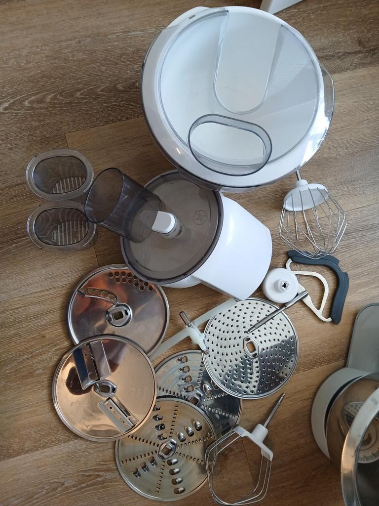 BOSCH MUM 5 keukenmachine mixer grijs, 4 liter of meer, Gebruikt, 3 snelheden of meer, Ophalen of Verzenden