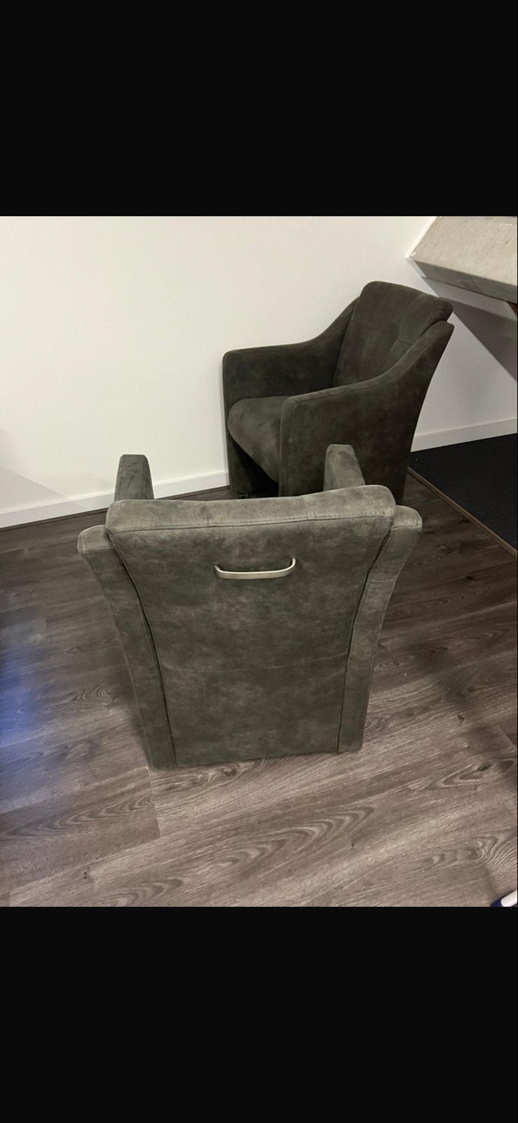Foto 4 van 4 comfortabele eetkamerstoelen - Grijs stof