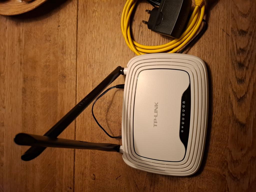 TP-Link TL-WR841N 300Mbps Draadloze N Router, Computers en Software, Routers en Modems, Ophalen of Verzenden, Gebruikt, Router