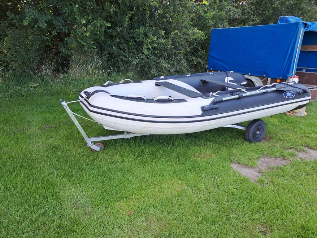 Hibo rubberboot rib 3.30 zwart wit pro. Met 5 pk   motor, Ophalen, Motorslot, Hibo