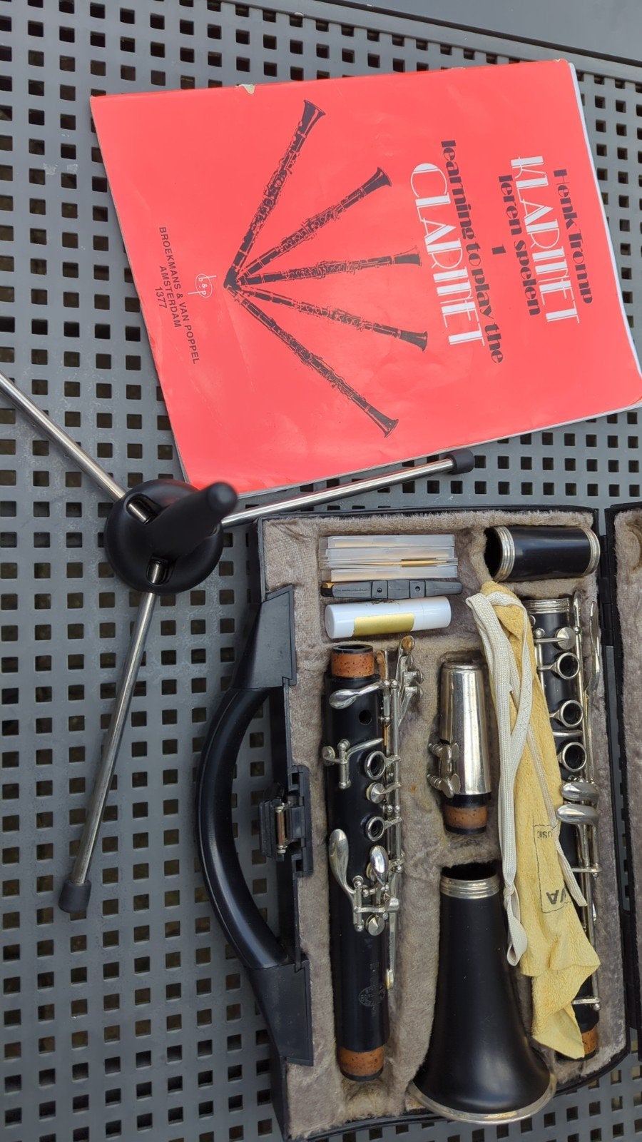 Gebruikte Buffet Crampon B12 klarinet, Muziek en Instrumenten, Blaasinstrumenten | Klarinetten, Bes-klarinet, Kunststof, Gebruikt