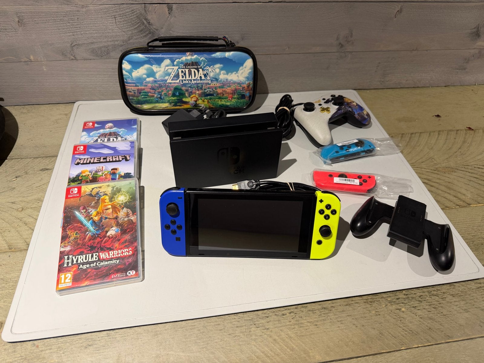Nintendo Switch met Zelda, Minecraft en Hyrule Warriors, Ophalen of Verzenden, Zo goed als nieuw, Nvt, Nvt