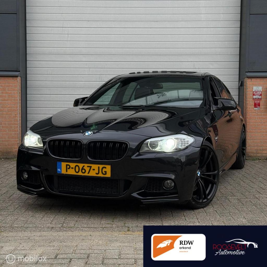 BMW 5-serie 535i 370 PK / M5 UITLAAT / YOUNGTIMER / CARPLAY, Auto's, BMW, Euro 5, Achterwielaandrijving, Gebruikt, Zwart