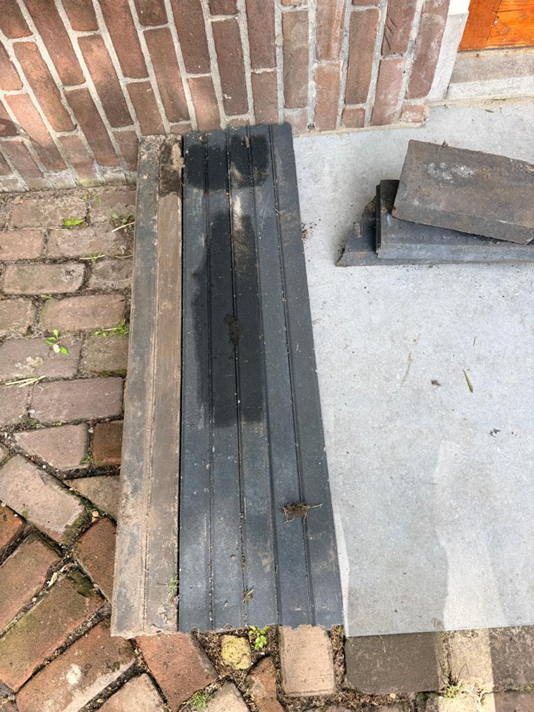 Opsluitband antraciet, Steen of Klei, Zo goed als nieuw, 15 m² of meer, Ophalen