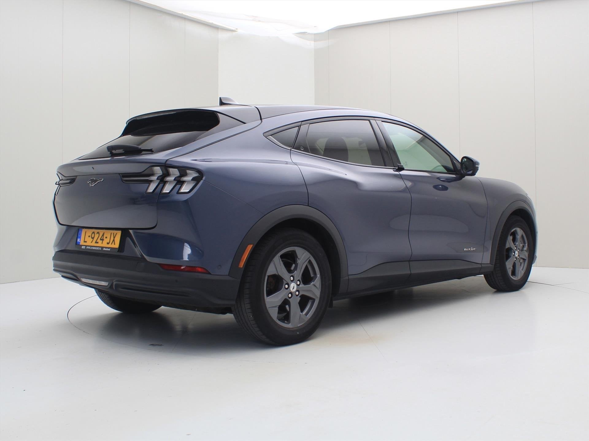 Ford Mustang Mach-E 75kWh 258pk RWD 94% SoH [ PANODAK+LEDER+, Auto's, Automaat, Blauw, Origineel Nederlands, 1944 kg