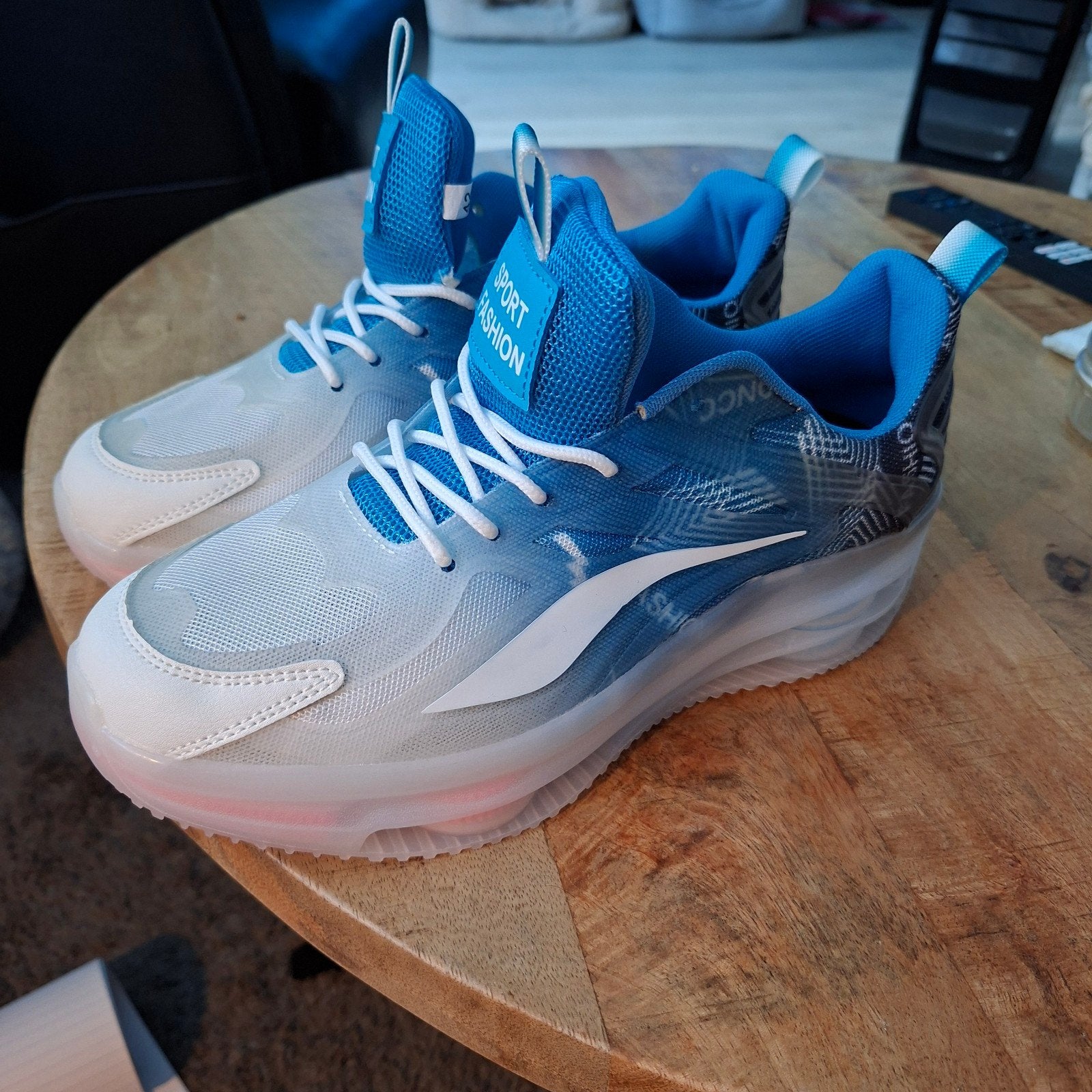 Nieuwe sportschoenen, Ophalen of Verzenden, Nieuw, Schoenen