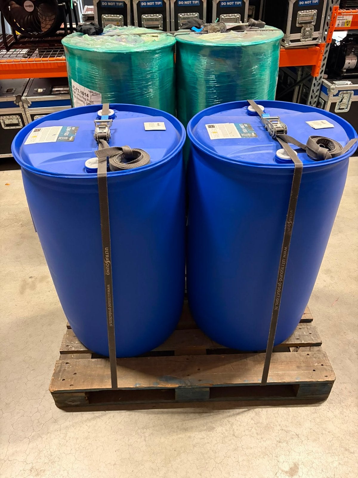 2x 220L blauw vat leeg, Ophalen