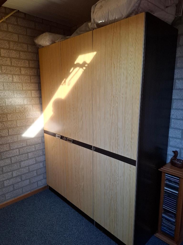 Kledingkast met 3 deuren, Huis en Inrichting, Kasten | Kledingkasten, Ophalen, Met deur(en), Gebruikt, 100 tot 150 cm