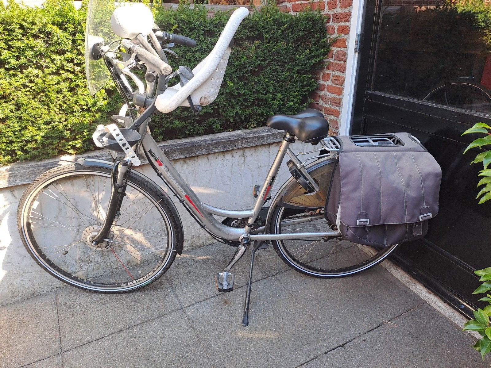 Batavus damesfiets met kinderzitje en fietstassen, Fietsen en Brommers, Ophalen, Gebruikt