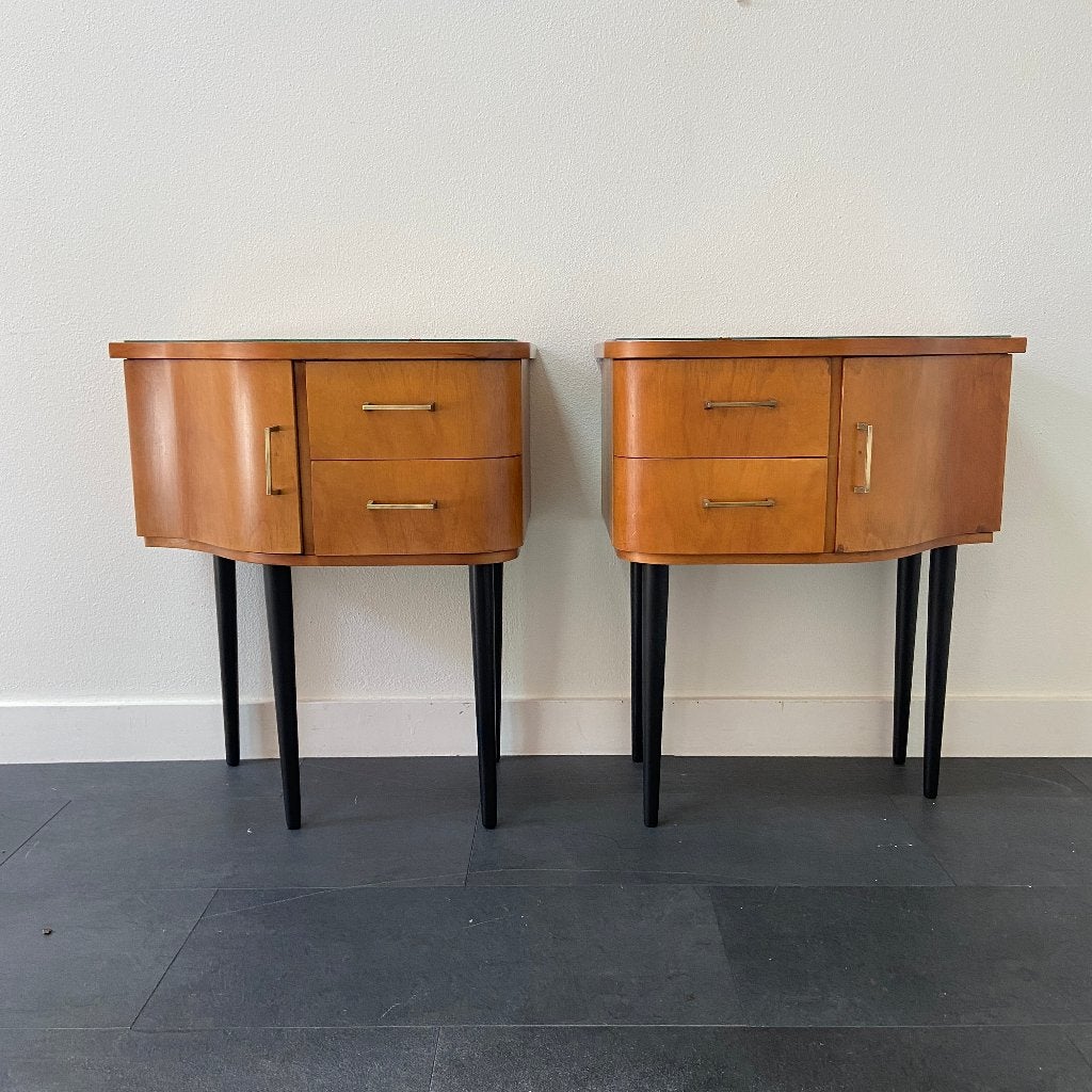 Set van 2 vintage nachtkastjes met 2 laden en deur, Huis en Inrichting, Slaapkamer | Nachtkastjes, Ophalen, Gebruikt, 55 tot 70 cm