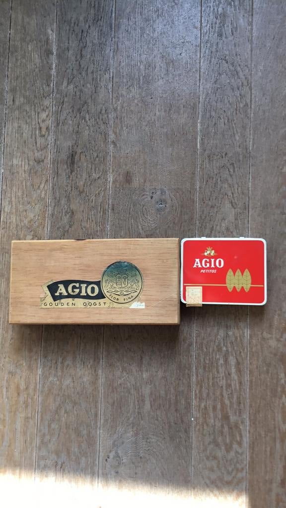 2 Agio- doosjes, Verzamelen, Rookartikelen, Aanstekers en Luciferdoosjes, Ophalen of Verzenden, Gebruikt, Tabaksdoos of Verpakking