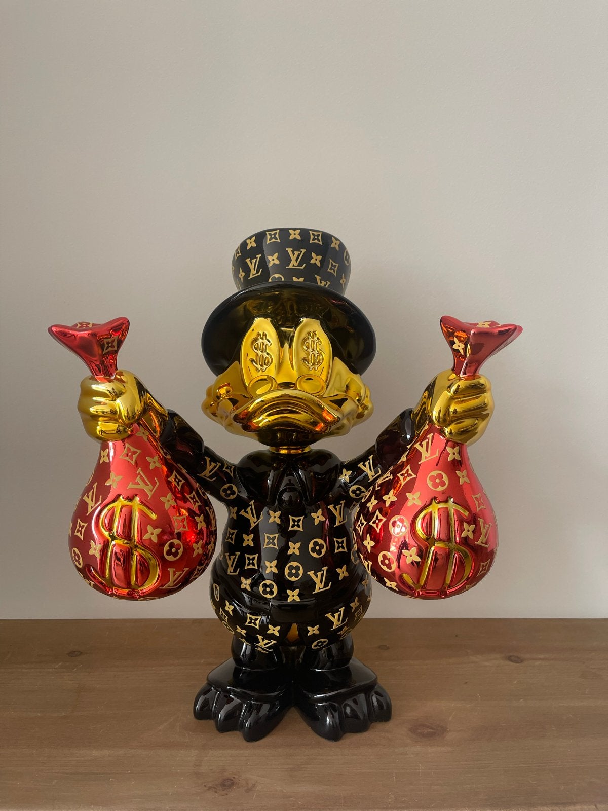 Dagobert Duck Beeld Lior 24 - Luxe Kunstobject, Overige onderwerpen, Kunststof, Ophalen of Verzenden, Beeld