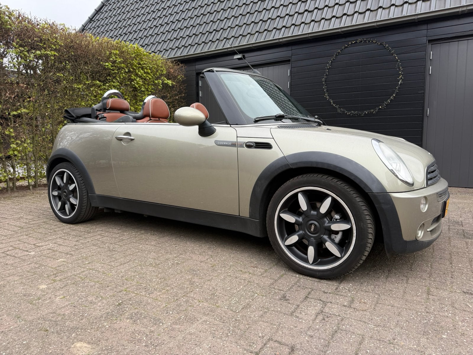 Mini cabriolet sidewalk, Auto's, Mini, Voorwielaandrijving, Stof, 4 cilinders, 4 stoelen