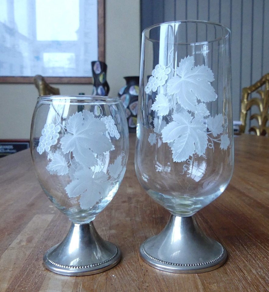 Glazen met druivenrank print metalen voet bierglas wijnglas, Huis en Inrichting, Keuken | Servies, Glas of Glazen, Gebruikt, Ophalen of Verzenden
