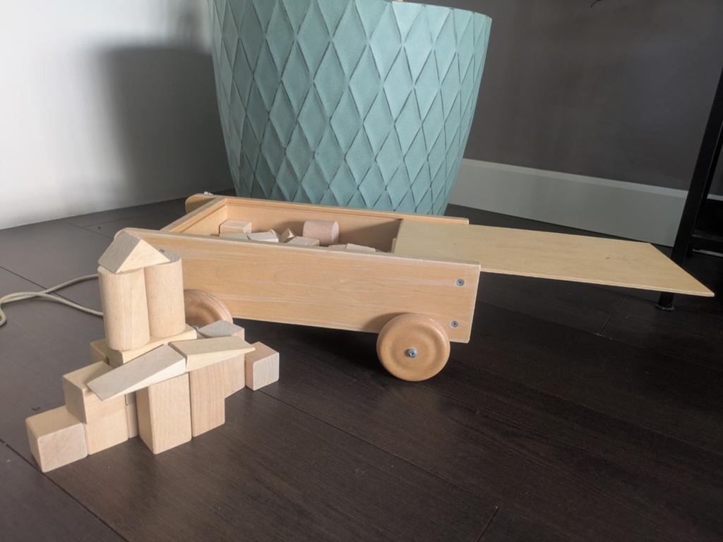 Blokkendoos op wielen/ Houten kar op wiebel met blokken, Ophalen of Verzenden, Auto, Overige merken