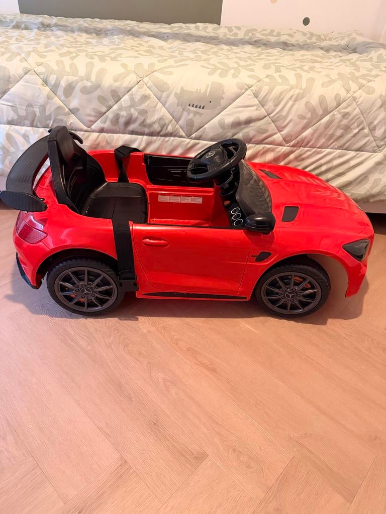 Elektrische Mercedes-Benz AMG GT kinderauto, Kinderen en Baby's, Speelgoed | Buiten | Accuvoertuigen, Zo goed als nieuw, Ophalen