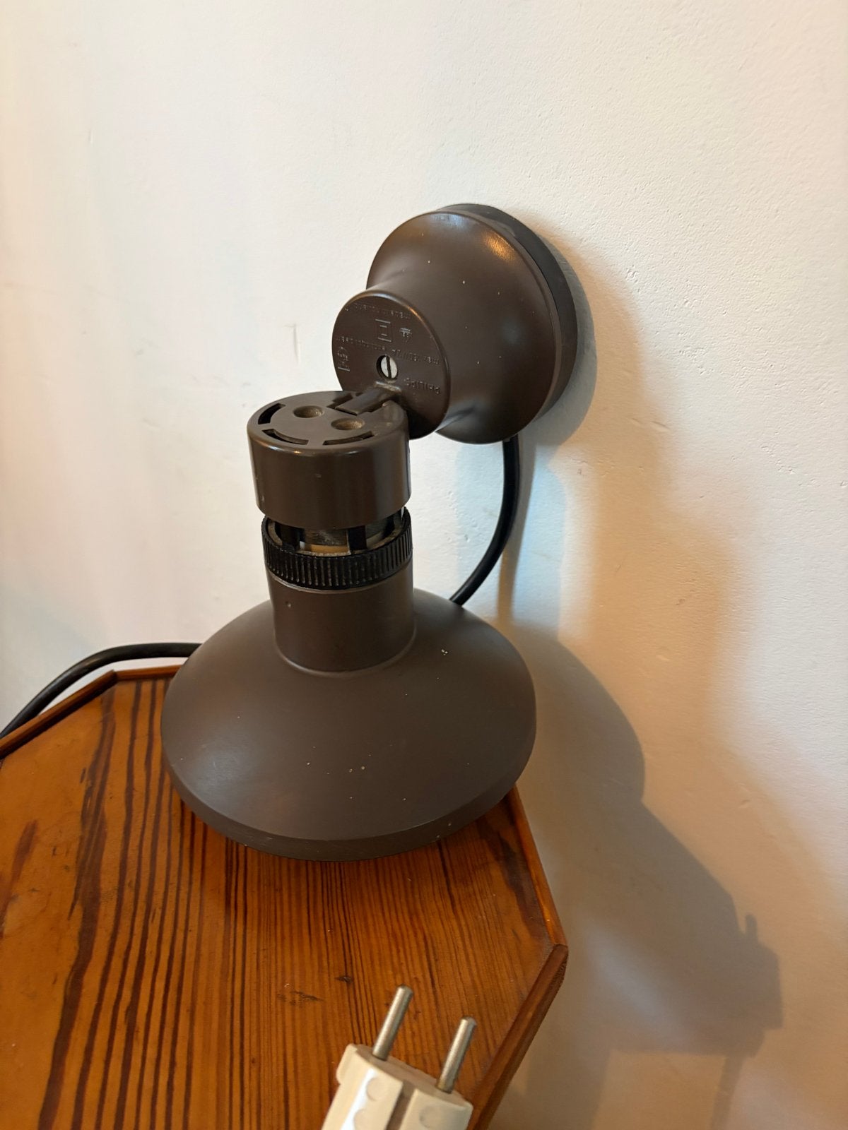 Vintage  retro Philips lampje bruin - Made in Holland, Philips, Gebruikt, Gloeilamp, 60 watt of meer
