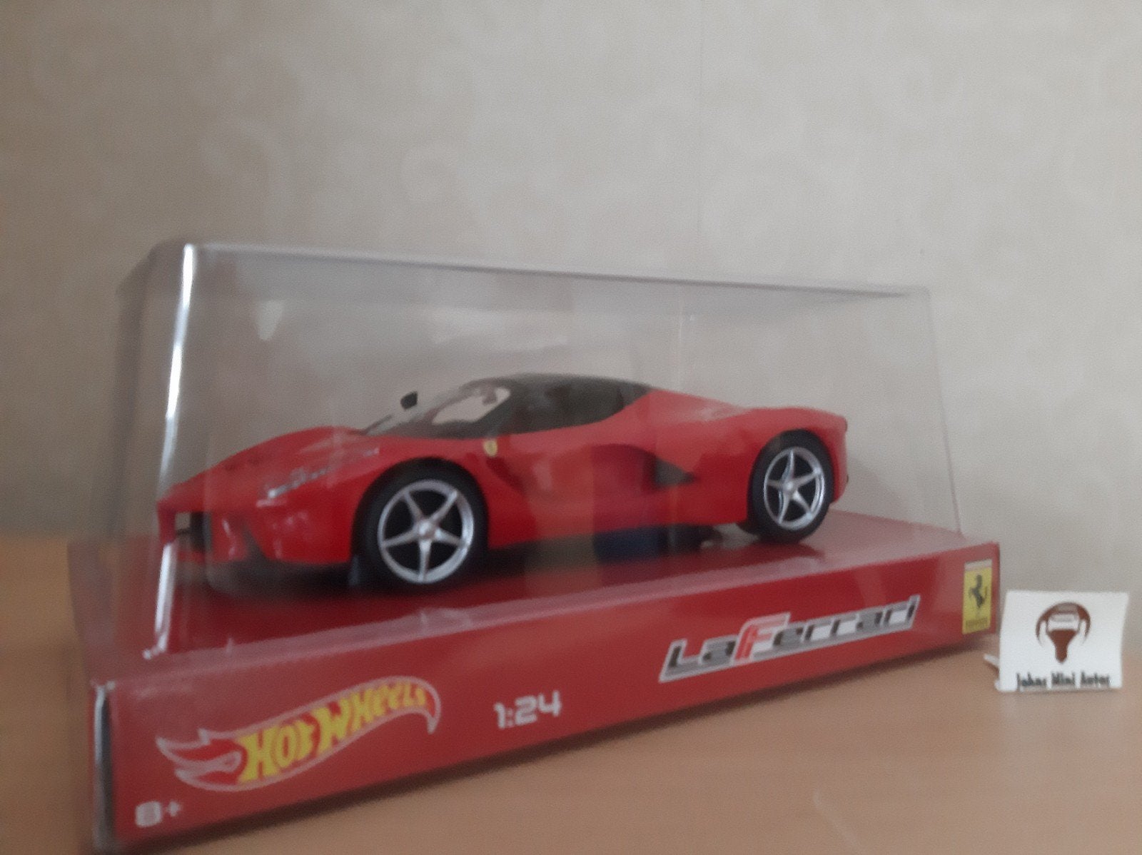 Ferrari LA FERRARI in rosso van Hotwheels 1:24