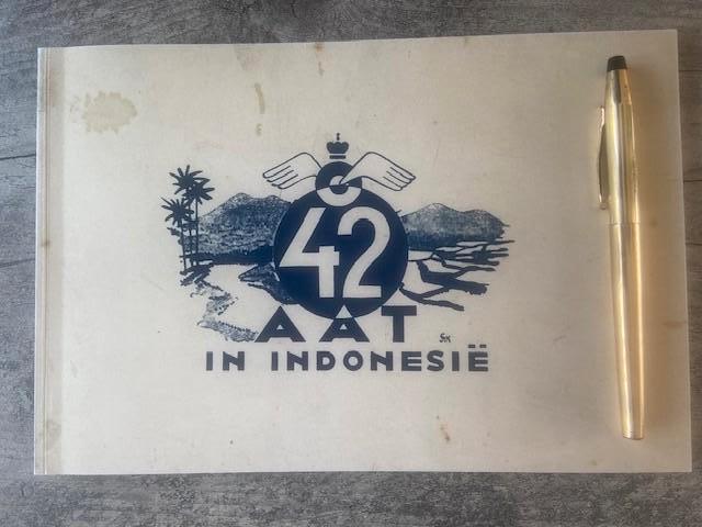 42 AAT in Indonesië, Ophalen of Verzenden, Zo goed als nieuw, Landmacht, Meerdere auteurs