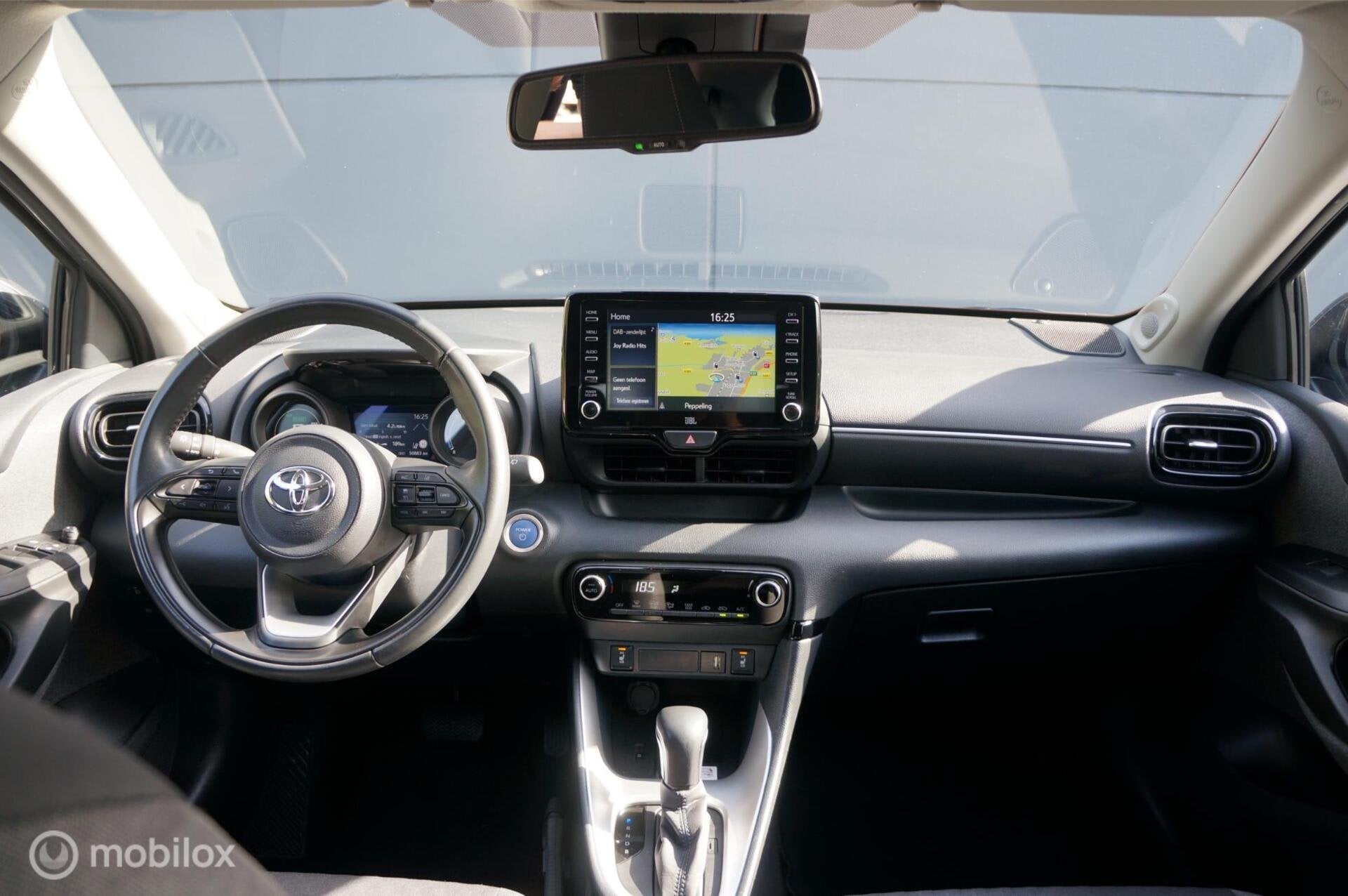 Toyota Yaris 1.5 Hybrid Style Apple/Android Adap Cruise JBL!, Gebruikt, Bedrijf, Stoelverwarming, Hybride Elektrisch/Benzine