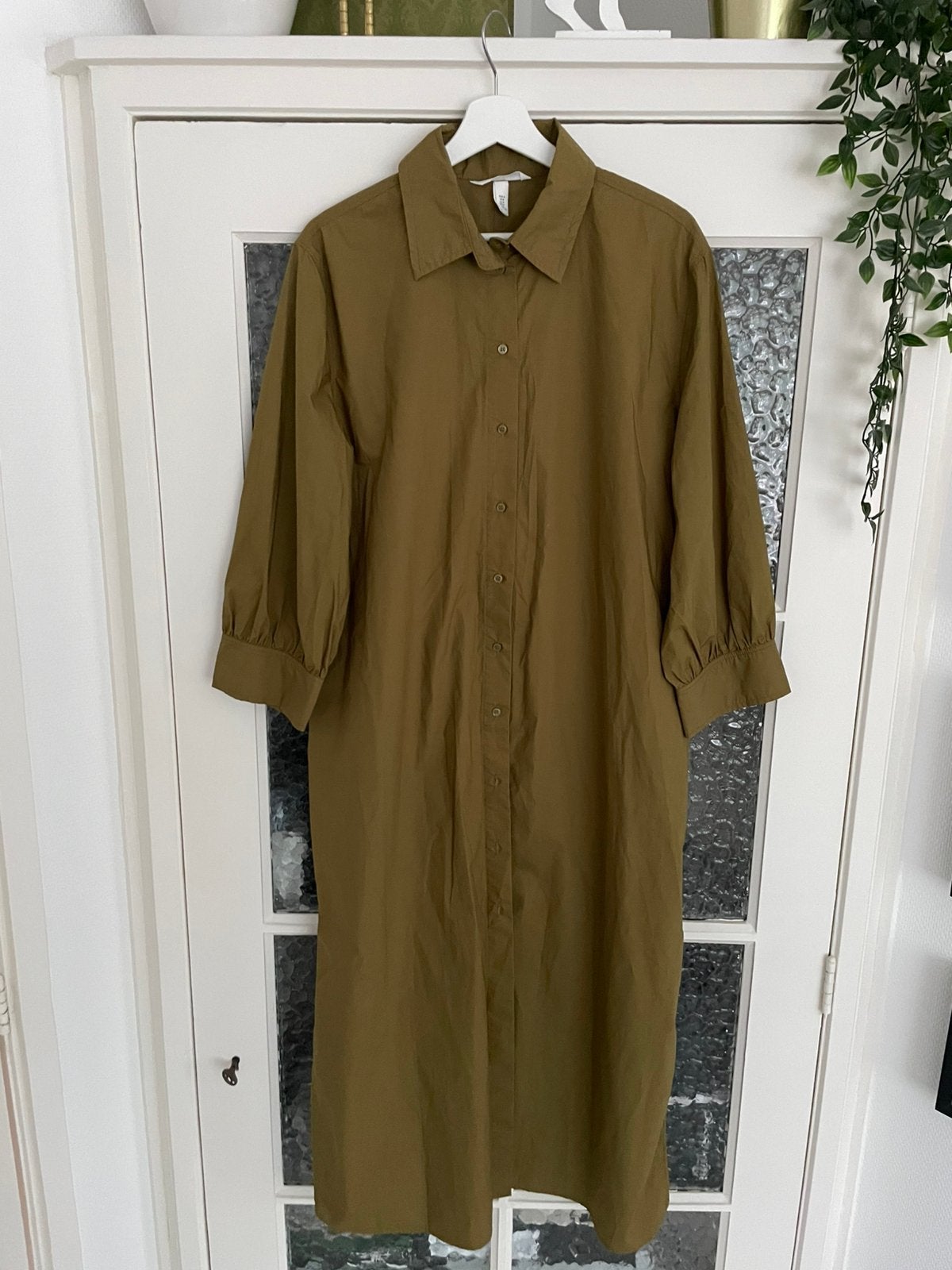 H&M lange overhemd jurk, groen, M, Ophalen of Verzenden, Zo goed als nieuw, Groen, Onder de knie