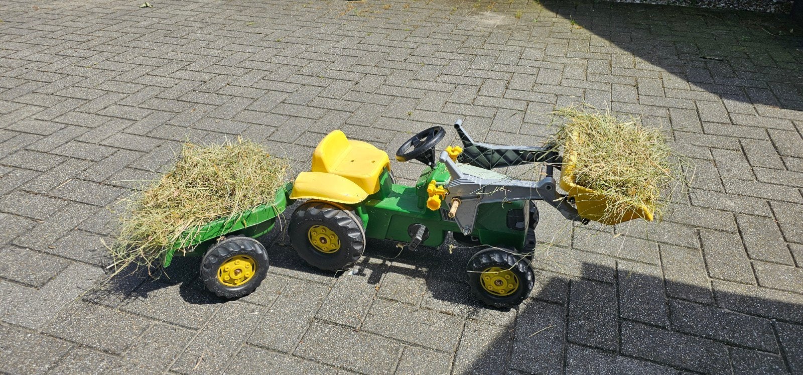 Tractor/trekker met pedalen incl. kar, Kinderen en Baby's, Speelgoed | Buiten | Skelters, Ophalen, Gebruikt, Overige merken