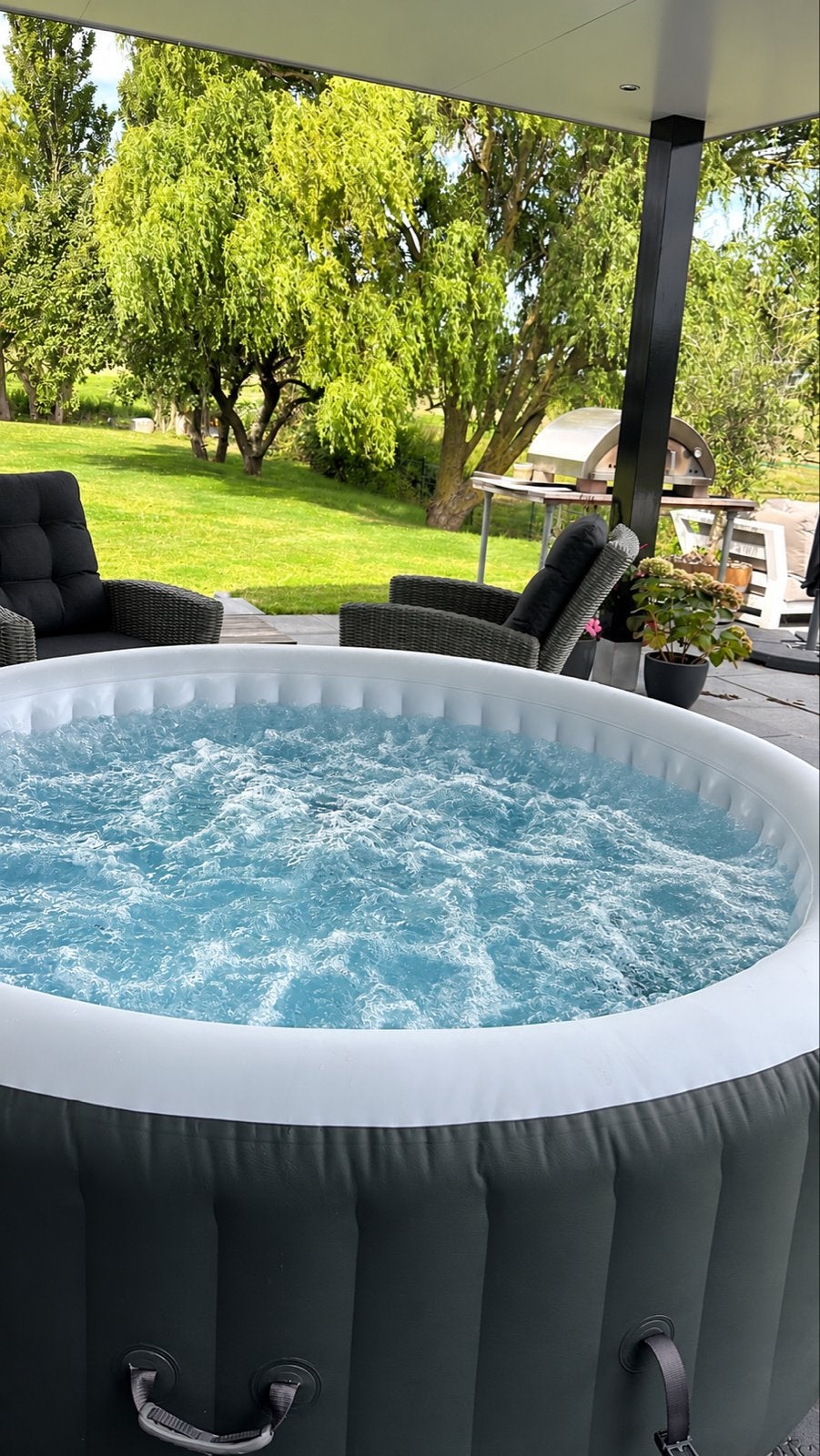 AREBOS Opblaasbare Hottub voor 6 Personen - 130 Massagestral, Ophalen, Opblaaszwembad, Rond, Zo goed als nieuw