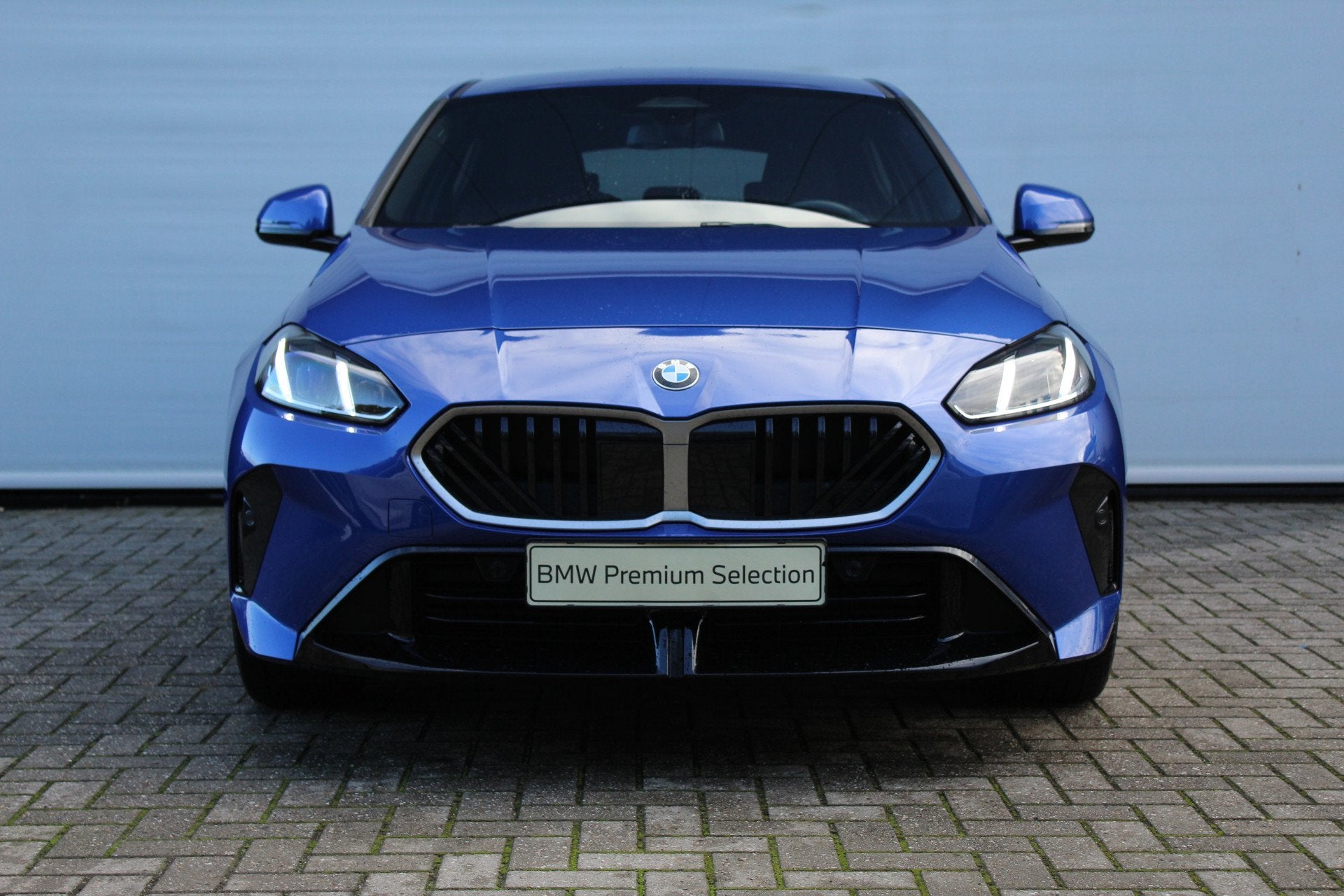 BMW 1 Serie 120 M Sport Automaat / Sportstoelen / Achteruitr, Dealer onderhouden, 156 pk, Met garantie (alle), Blauw